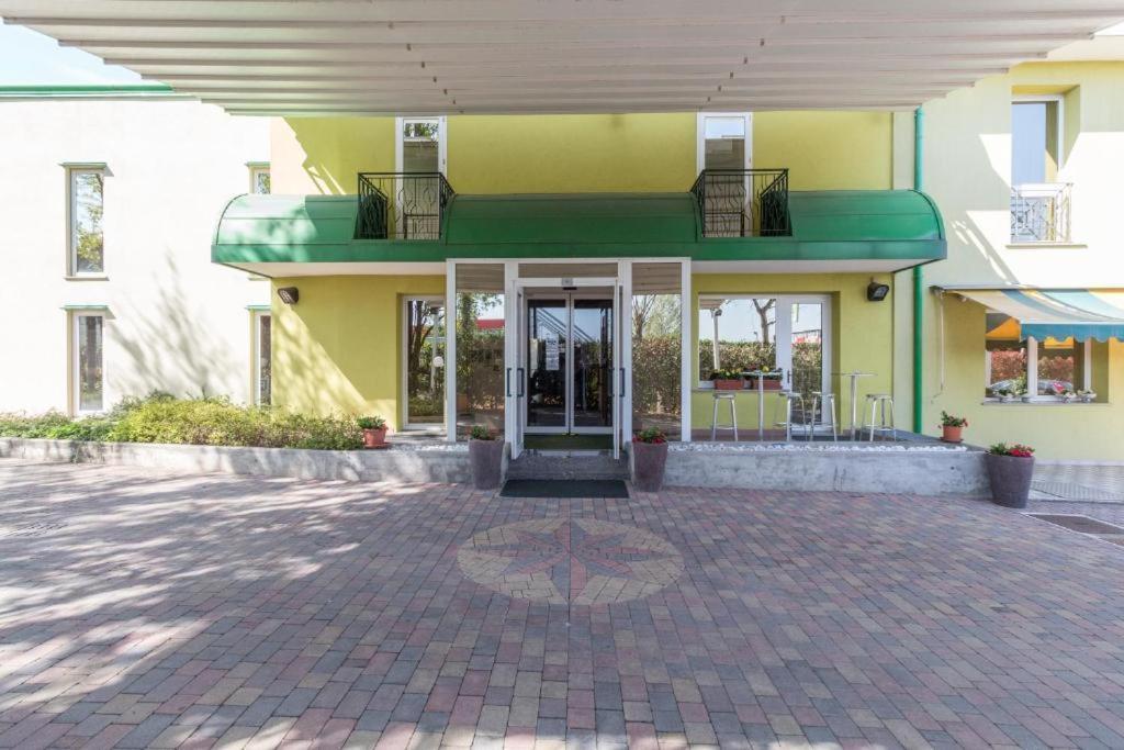 B&B Hotel Roy Silea Exterior foto